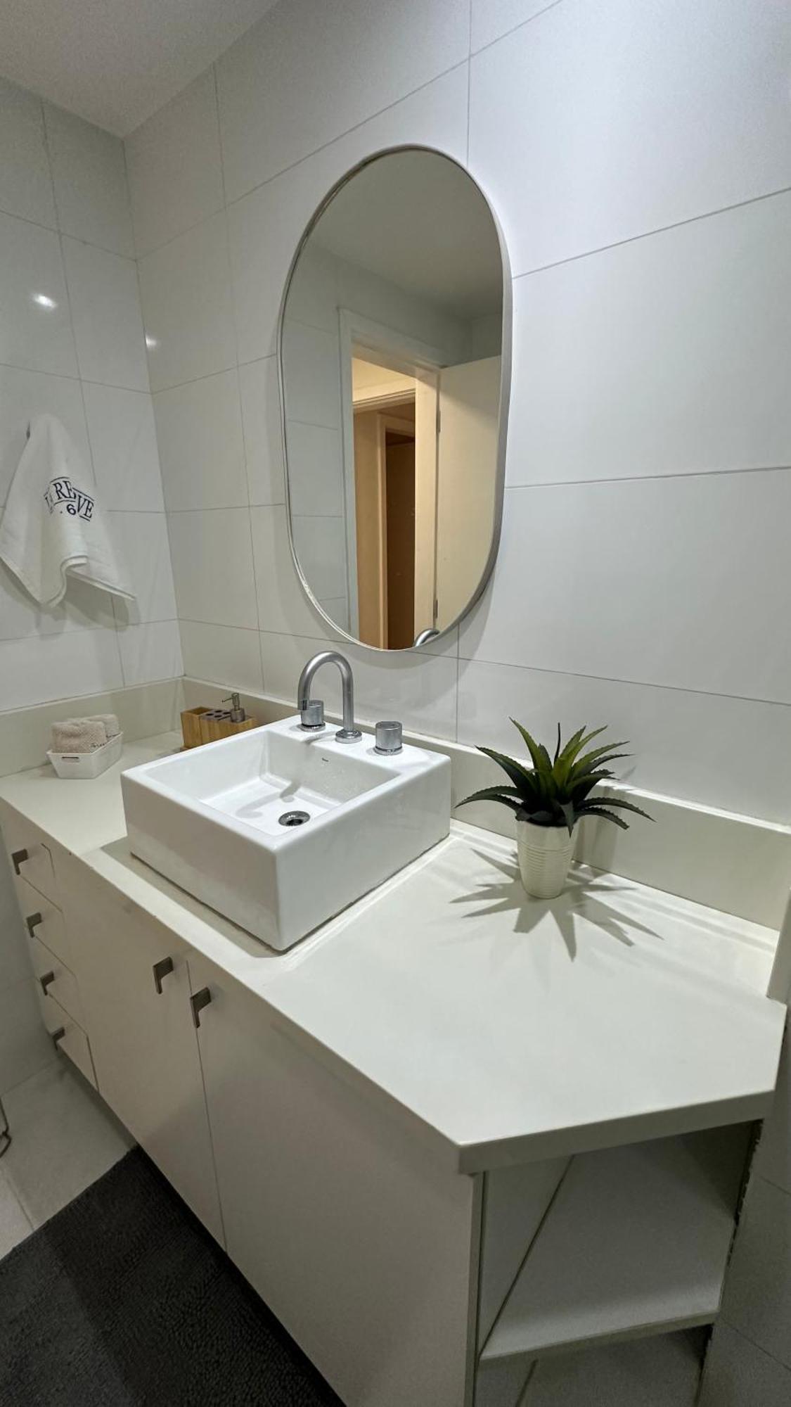 Lindo Apto No Melhor Lugar Da Barra Da Tijuca! Com Uma Vista De Tirar O Folego, Frente Para O Mar! Totalmente Equipado E Decorado Ao Lado Dos Melhores Hoteis E Quiosques Da Barra! Portaria 24H, Piscina, Sauna, Jacuzzi, Academia, Garagem, Wi-Fi, Lavan Rio de Janeiro Exterior foto