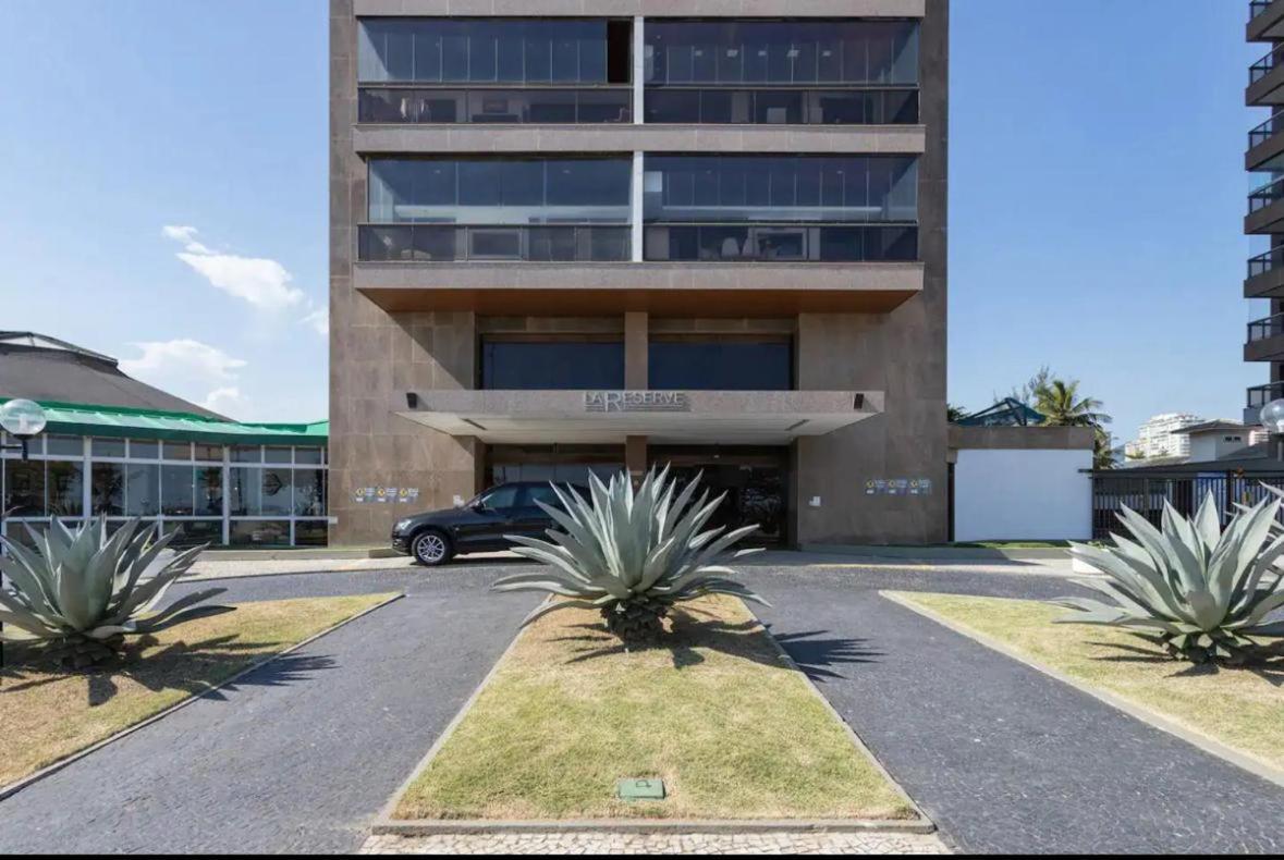 Lindo Apto No Melhor Lugar Da Barra Da Tijuca! Com Uma Vista De Tirar O Folego, Frente Para O Mar! Totalmente Equipado E Decorado Ao Lado Dos Melhores Hoteis E Quiosques Da Barra! Portaria 24H, Piscina, Sauna, Jacuzzi, Academia, Garagem, Wi-Fi, Lavan Rio de Janeiro Exterior foto